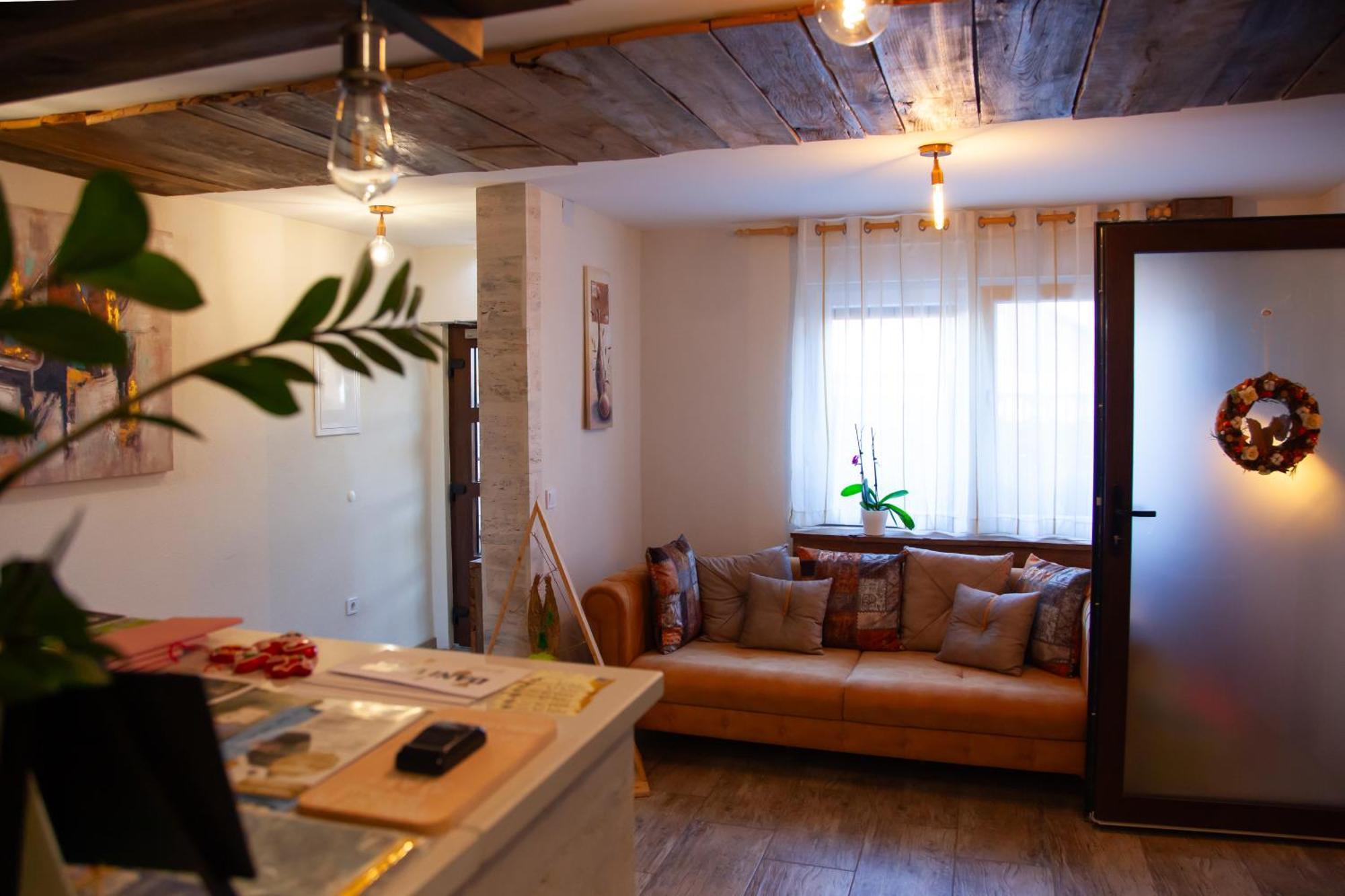 Sobe App Moj Hir Bed And Breakfast Ястребарско Екстериор снимка